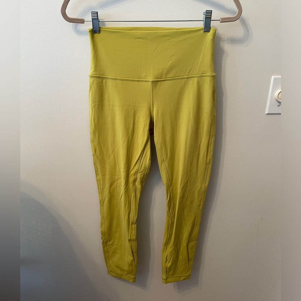 Lululemon Align leggings 25” Yellow Pear Size 8